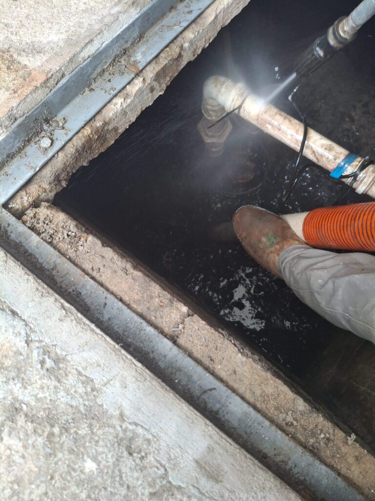 desentupidora 24hs pilarzinho.