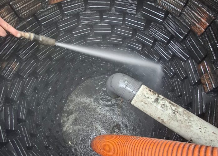 Limpa Fossa Fazenda Rio Grande, em residências, comércios e industrias.