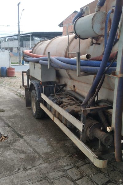 desentupidora de esgoto mossungue curitiba.